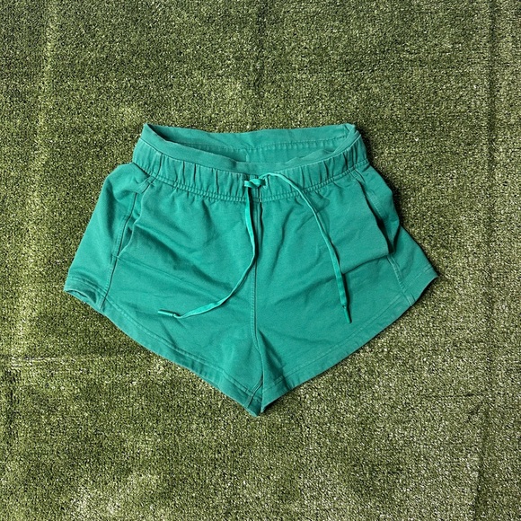 Womens Lululemon inner glow short 3” terry cascadia green size 4 - Picture 2 of 4
